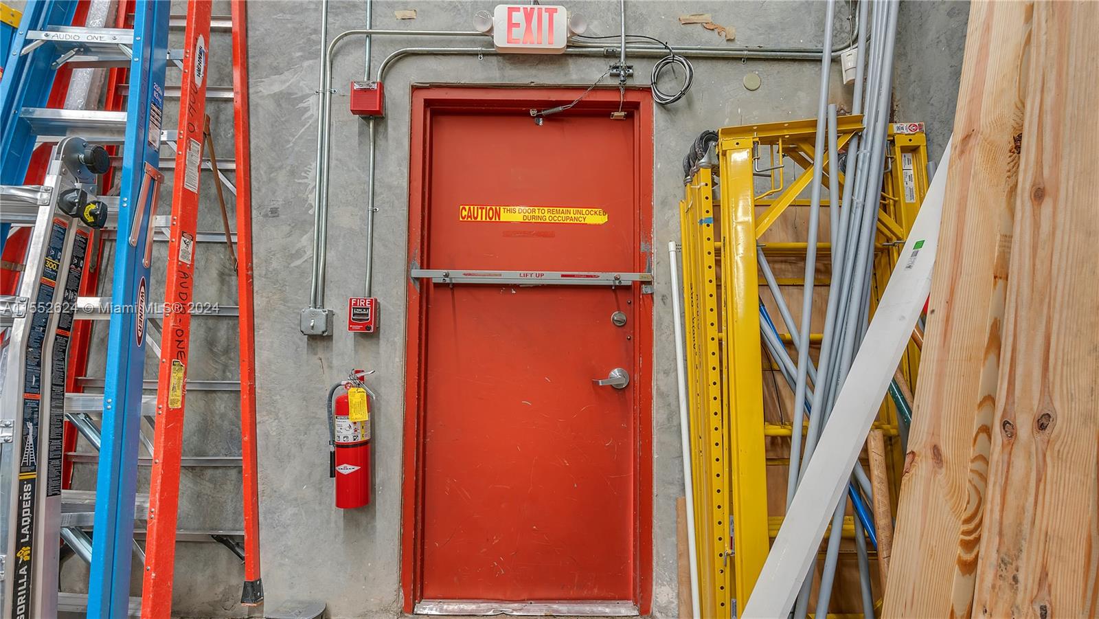 35 SW 12th Ave 101-3, Dania Beach, Florida 33004, ,Commercialsale,For Sale,35 SW 12th Ave 101-3,A11552624