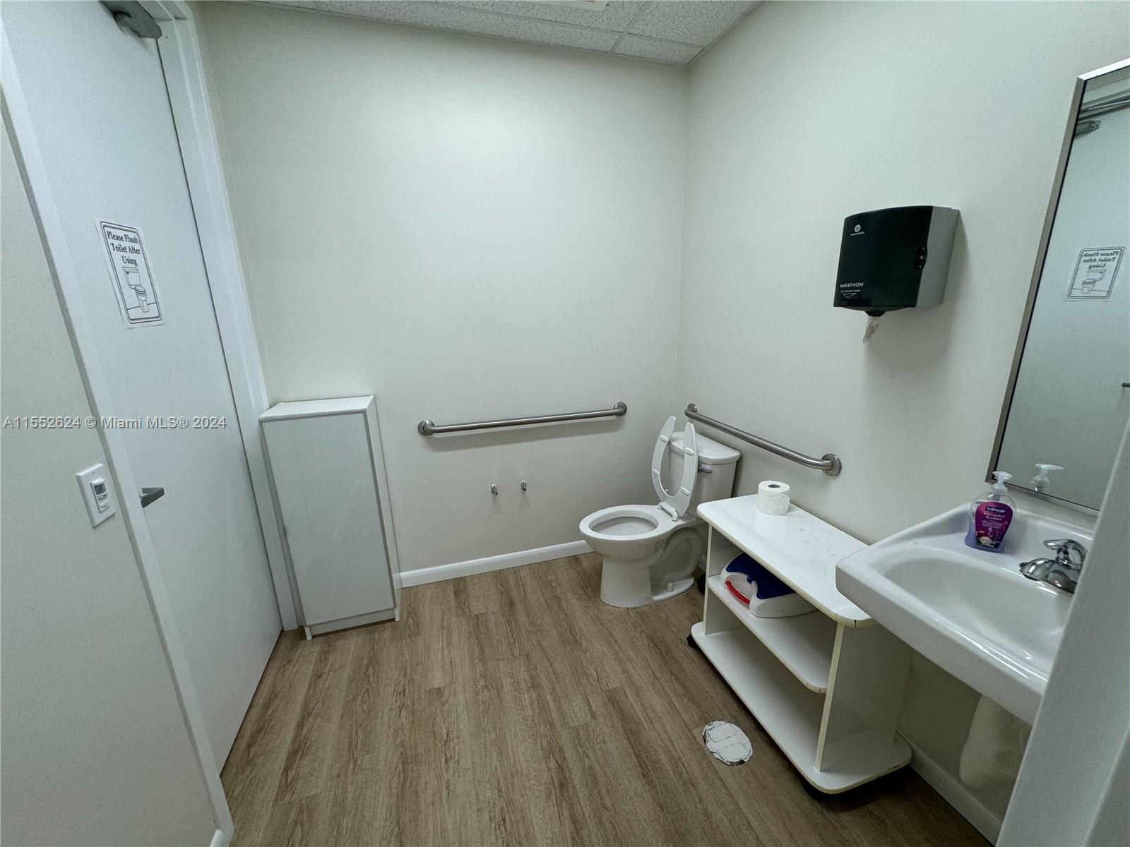 35 SW 12th Ave 101-3, Dania Beach, Florida 33004, ,Commercialsale,For Sale,35 SW 12th Ave 101-3,A11552624