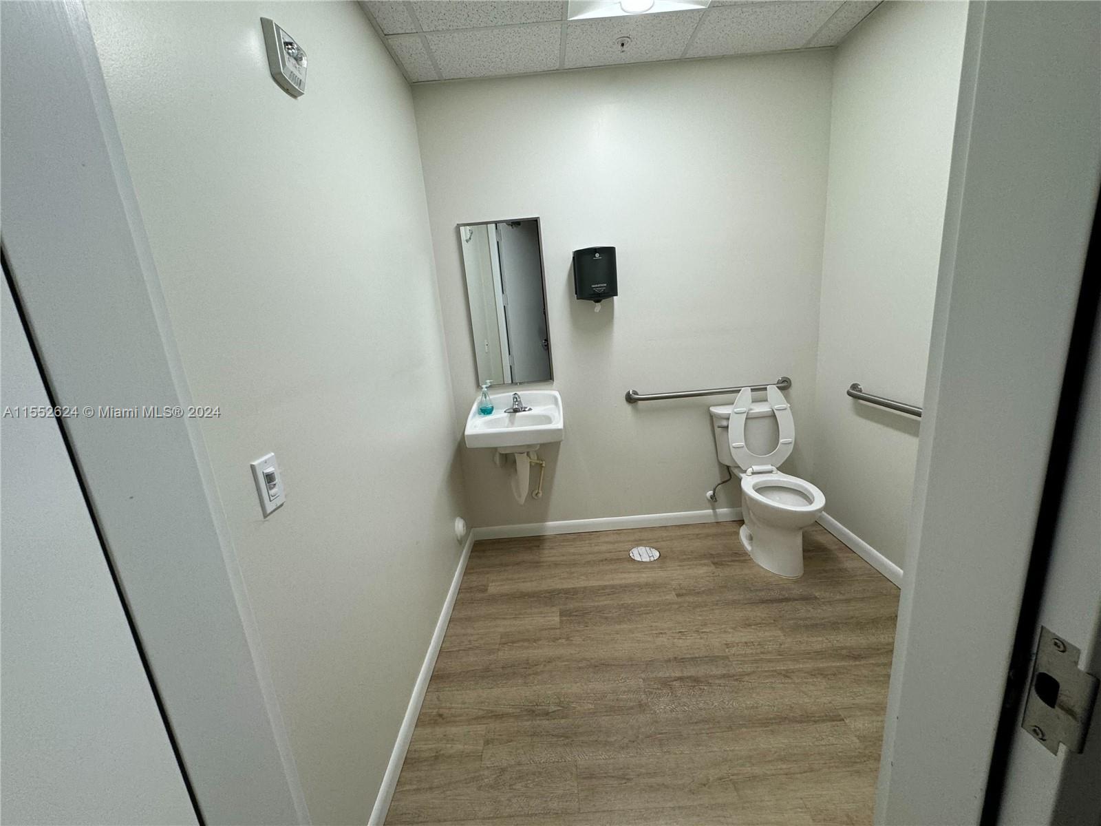 35 SW 12th Ave 101-3, Dania Beach, Florida 33004, ,Commercialsale,For Sale,35 SW 12th Ave 101-3,A11552624