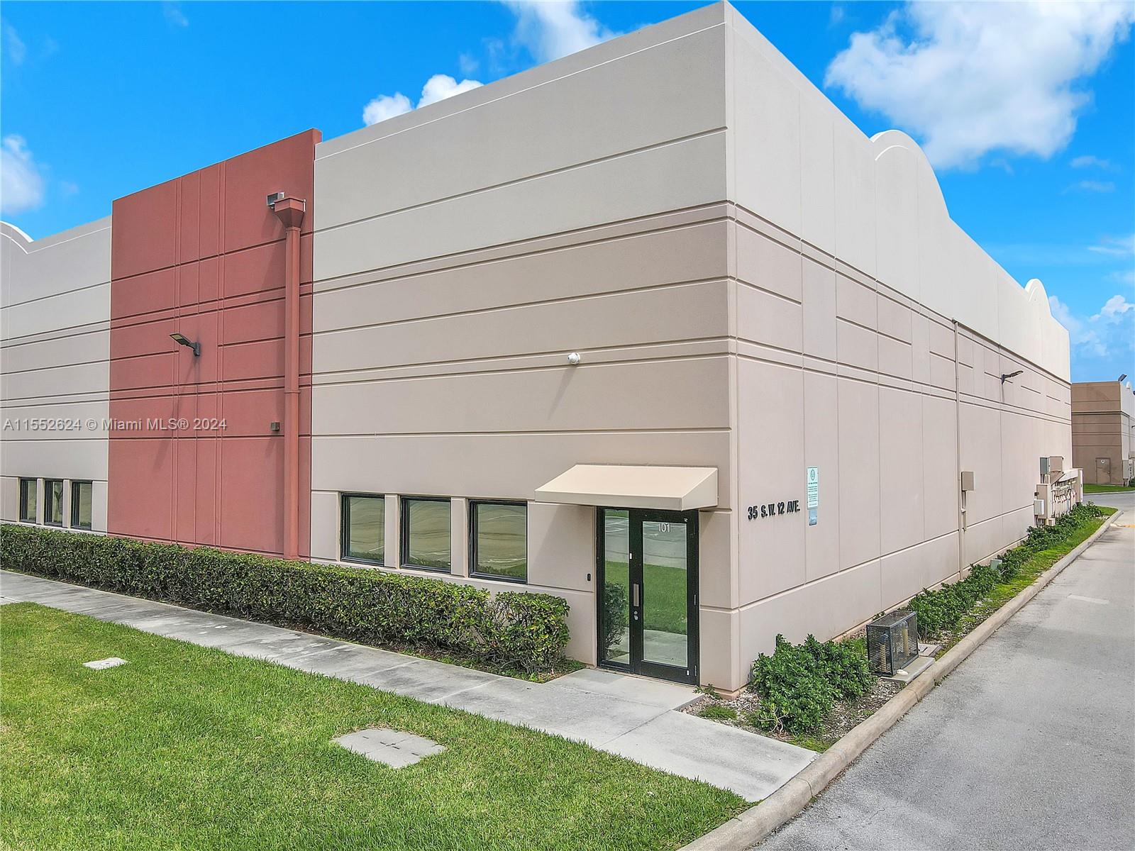 35 SW 12th Ave 101-3, Dania Beach, Florida 33004, ,Commercialsale,For Sale,35 SW 12th Ave 101-3,A11552624