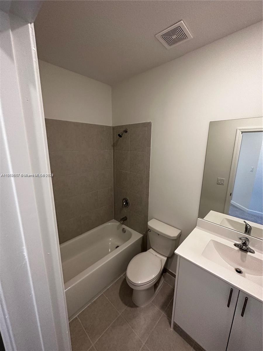 2616 SE 10th St 2616, Homestead, Florida 33035, 3 Bedrooms Bedrooms, ,2 BathroomsBathrooms,Residentiallease,For Rent,2616 SE 10th St 2616,A11552657
