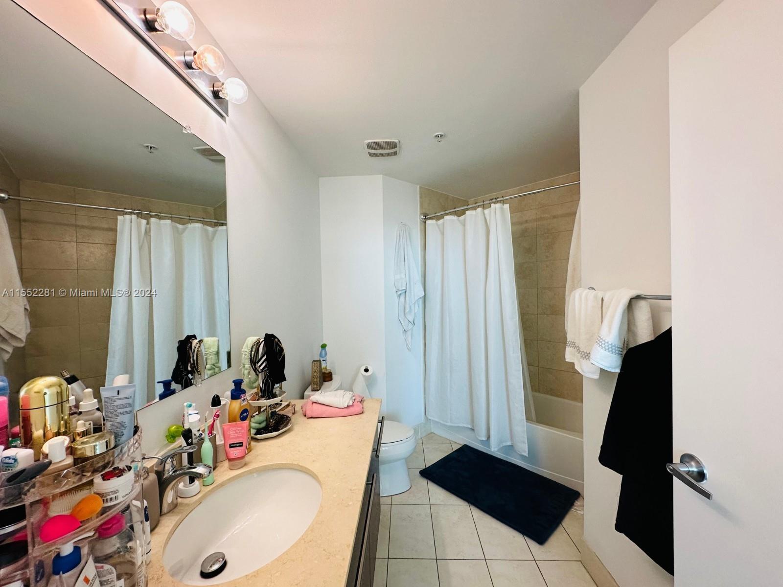 1900 N Bayshore Dr 1418, Miami, Florida 33132, 2 Bedrooms Bedrooms, ,2 BathroomsBathrooms,Residential,For Sale,1900 N Bayshore Dr 1418,A11552281