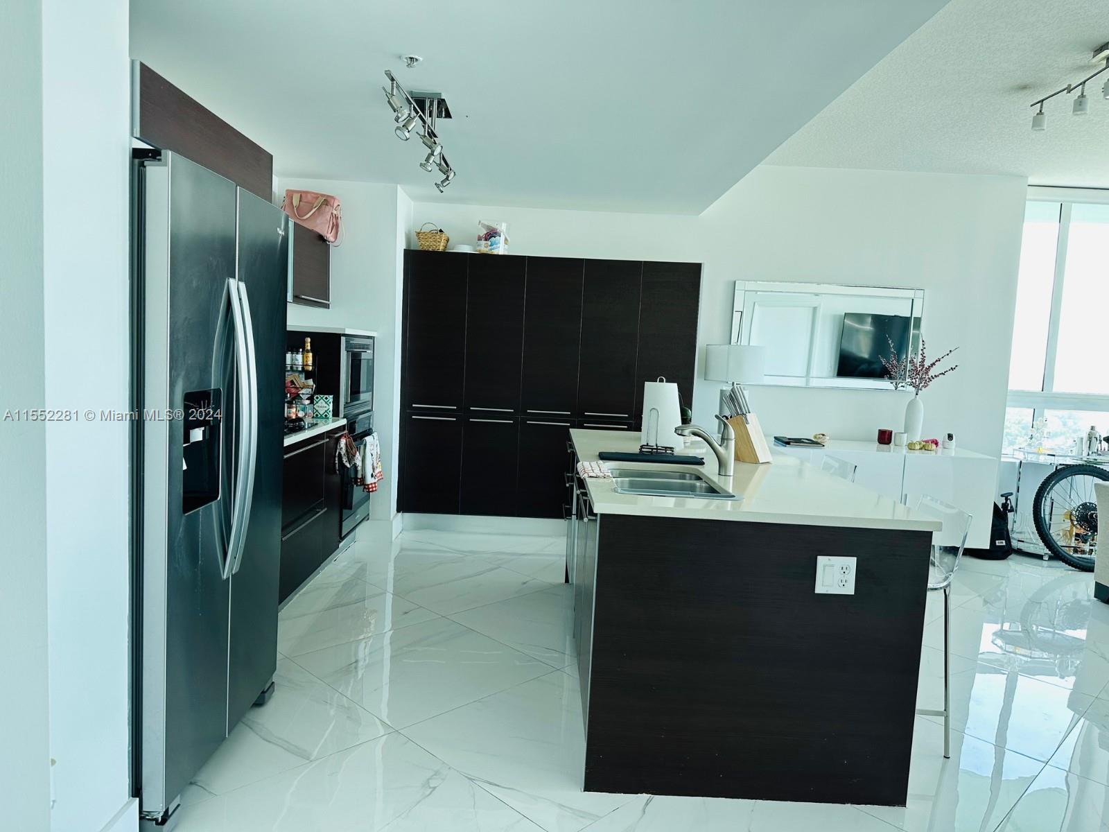 1900 N Bayshore Dr 1418, Miami, Florida 33132, 2 Bedrooms Bedrooms, ,2 BathroomsBathrooms,Residential,For Sale,1900 N Bayshore Dr 1418,A11552281