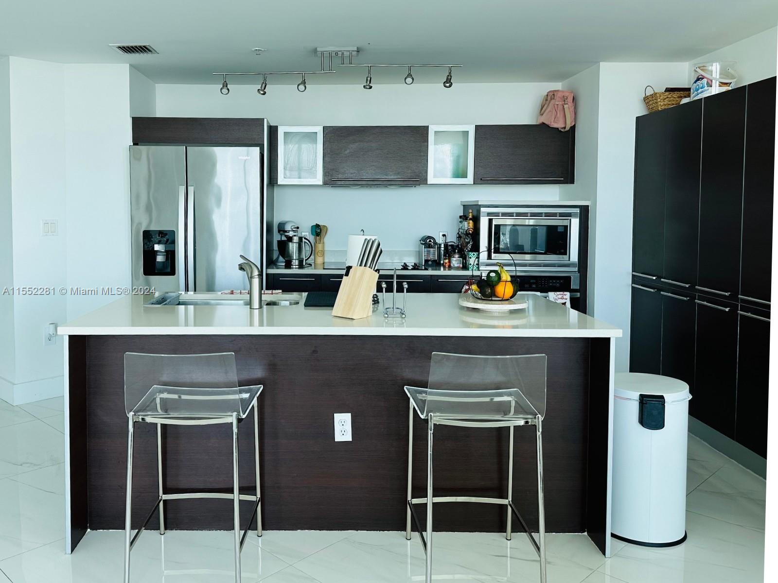 1900 N Bayshore Dr 1418, Miami, Florida 33132, 2 Bedrooms Bedrooms, ,2 BathroomsBathrooms,Residential,For Sale,1900 N Bayshore Dr 1418,A11552281