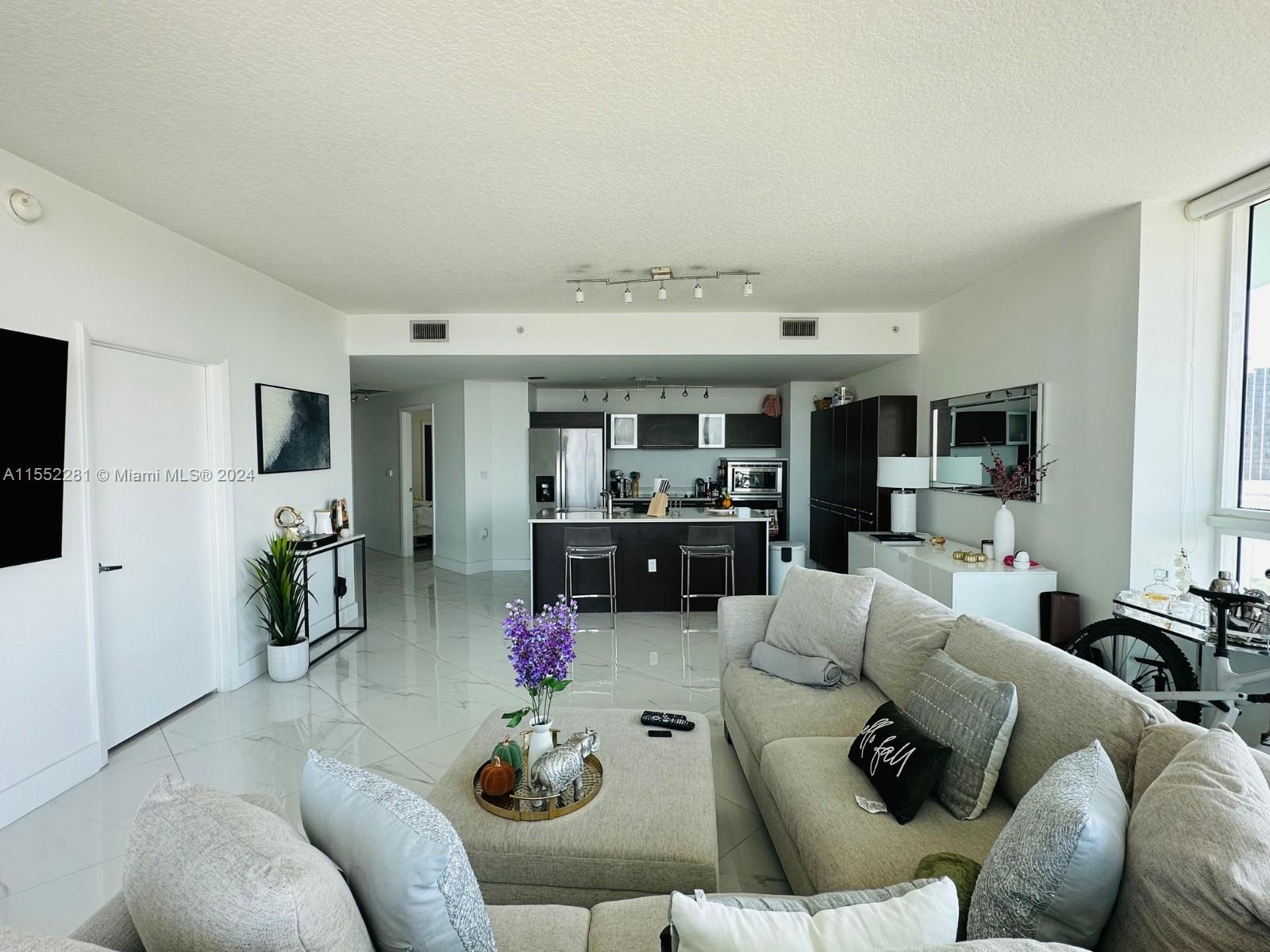 1900 N Bayshore Dr 1418, Miami, Florida 33132, 2 Bedrooms Bedrooms, ,2 BathroomsBathrooms,Residential,For Sale,1900 N Bayshore Dr 1418,A11552281