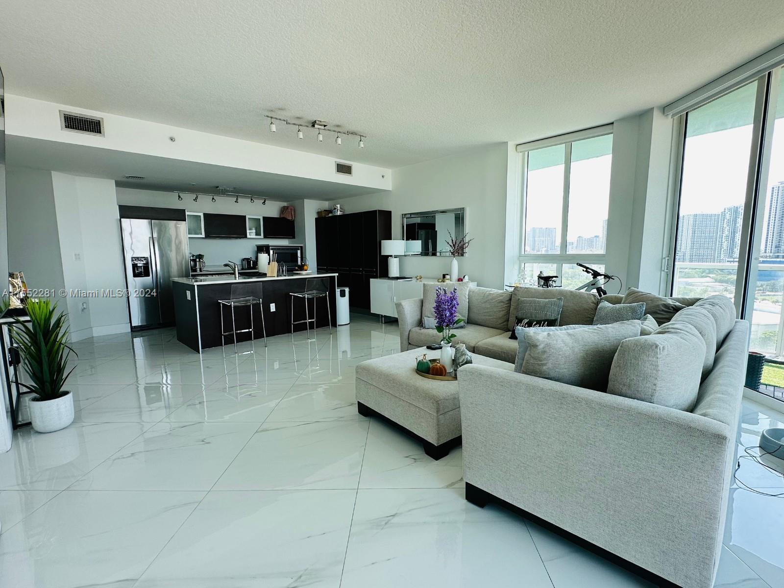 1900 N Bayshore Dr 1418, Miami, Florida 33132, 2 Bedrooms Bedrooms, ,2 BathroomsBathrooms,Residential,For Sale,1900 N Bayshore Dr 1418,A11552281