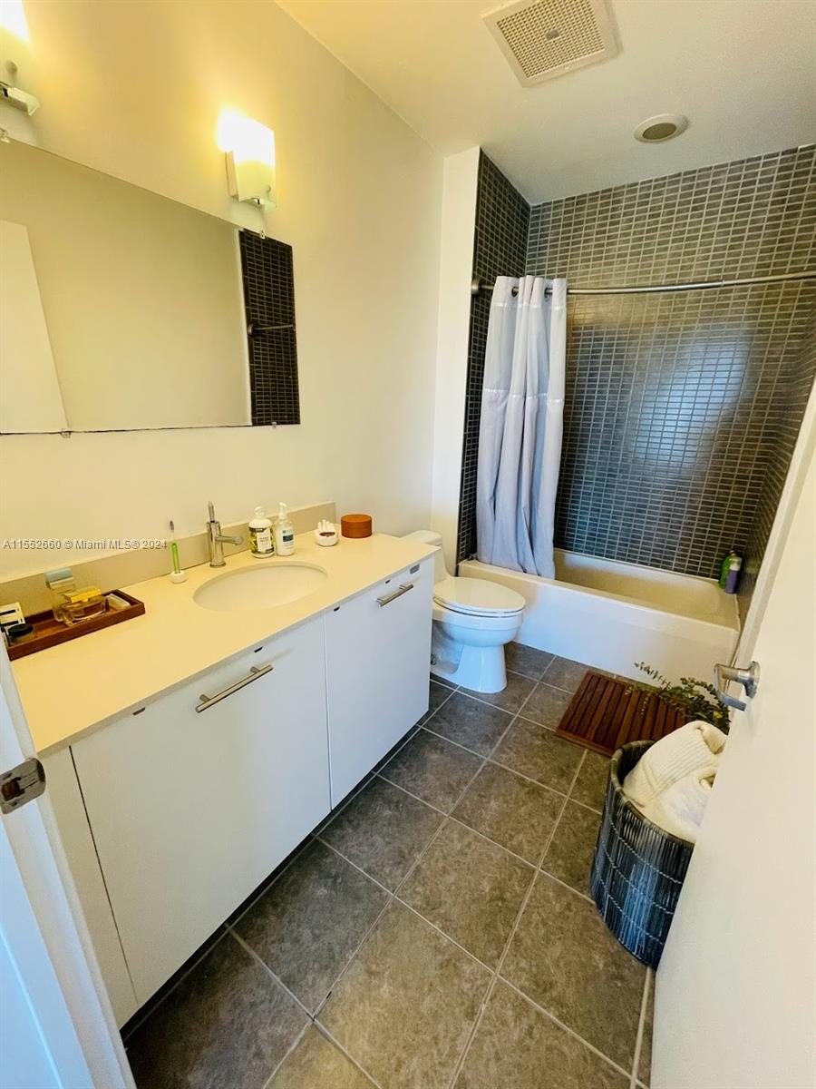 Miami, Florida 33137, 1 Bedroom Bedrooms, ,1 BathroomBathrooms,Residential,For Sale,A11552660