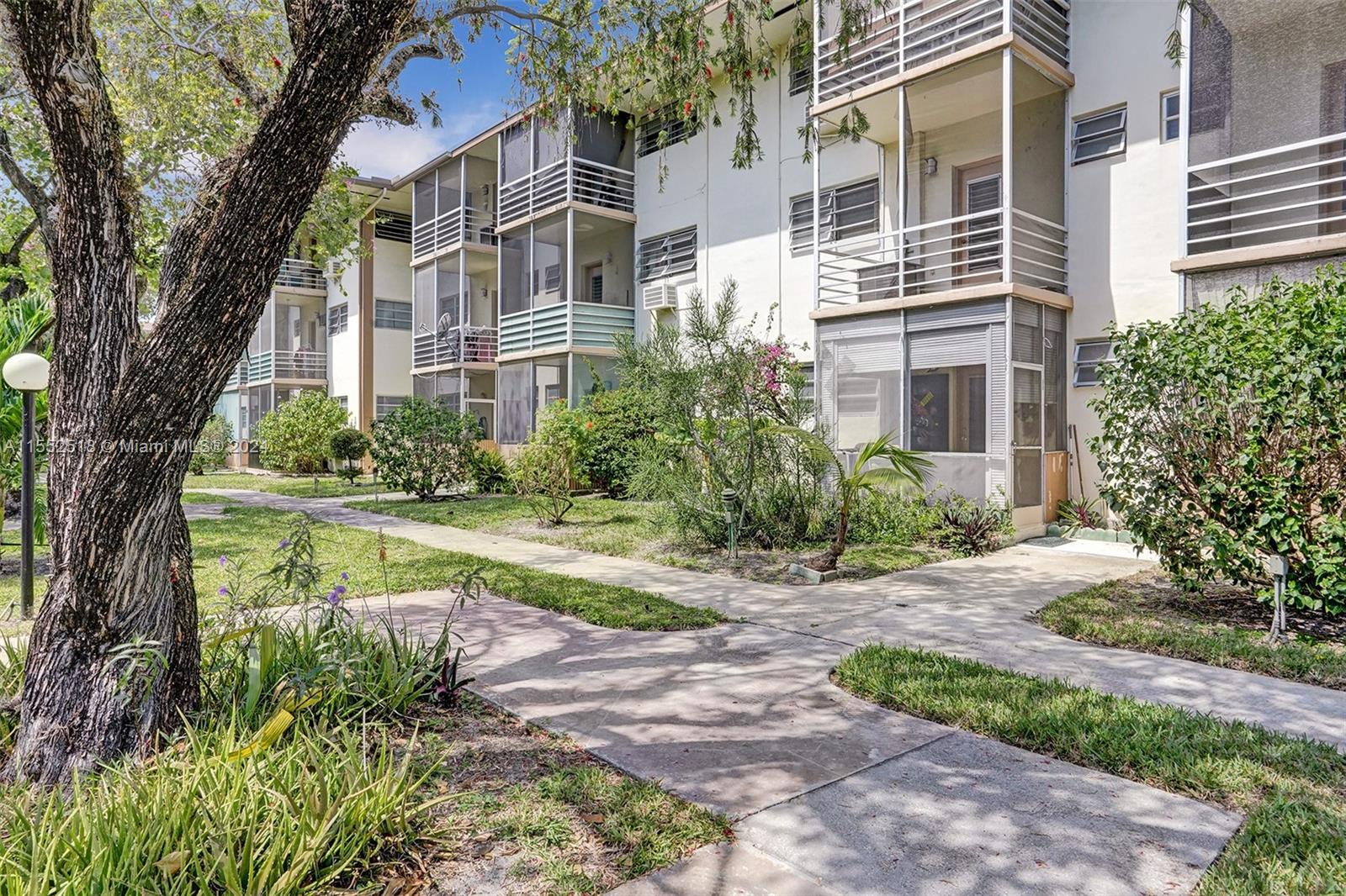 16750 NE 14th Ave 108, Miami, Florida 33162, 1 Bedroom Bedrooms, ,1 BathroomBathrooms,Residential,For Sale,16750 NE 14th Ave 108,A11552518