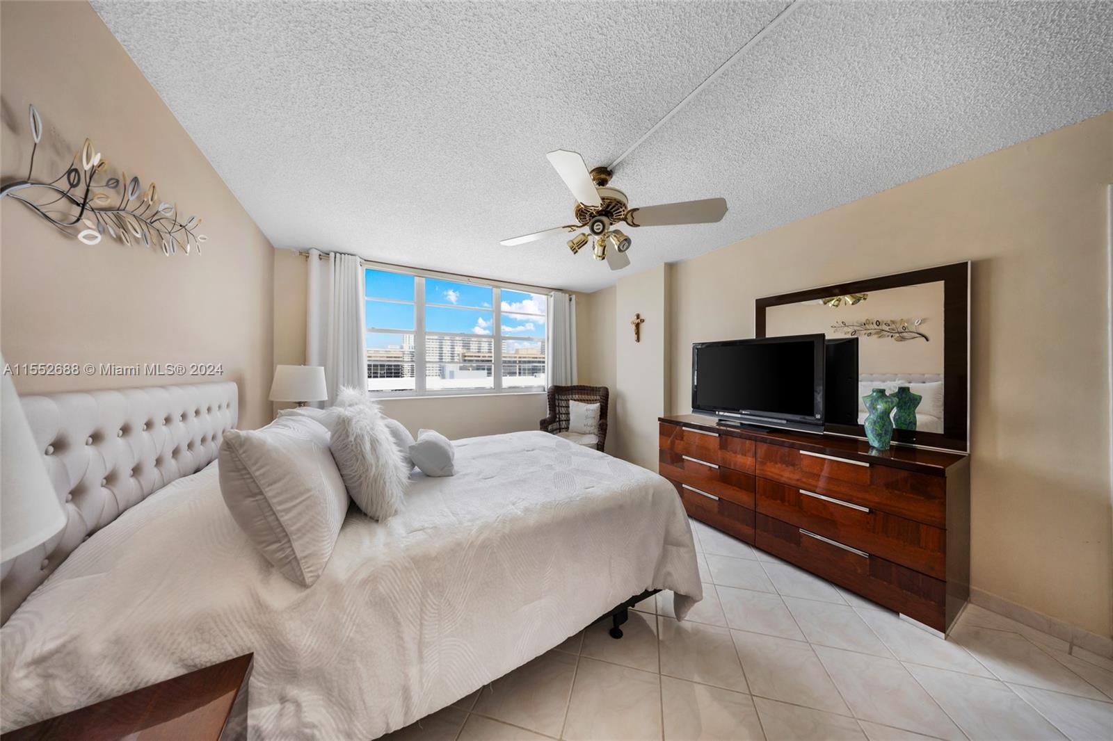 3161 S Ocean Dr 1202, Hallandale Beach, Florida 33009, 2 Bedrooms Bedrooms, ,2 BathroomsBathrooms,Residential,For Sale,3161 S Ocean Dr 1202,A11552688