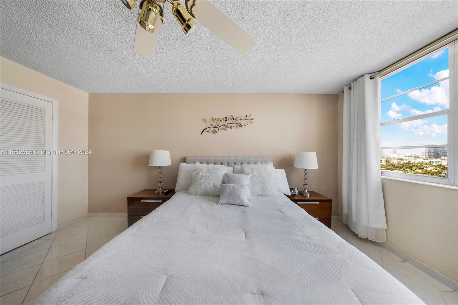 3161 S Ocean Dr 1202, Hallandale Beach, Florida 33009, 2 Bedrooms Bedrooms, ,2 BathroomsBathrooms,Residential,For Sale,3161 S Ocean Dr 1202,A11552688