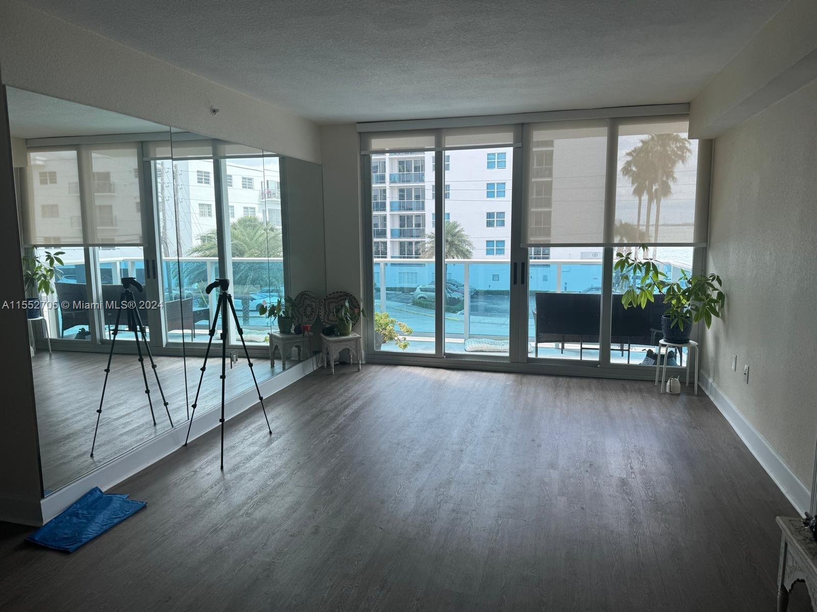 7501 E Treasure Dr 2P, North Bay Village, Florida 33141, 2 Bedrooms Bedrooms, ,2 BathroomsBathrooms,Residential,For Sale,7501 E Treasure Dr 2P,A11552705