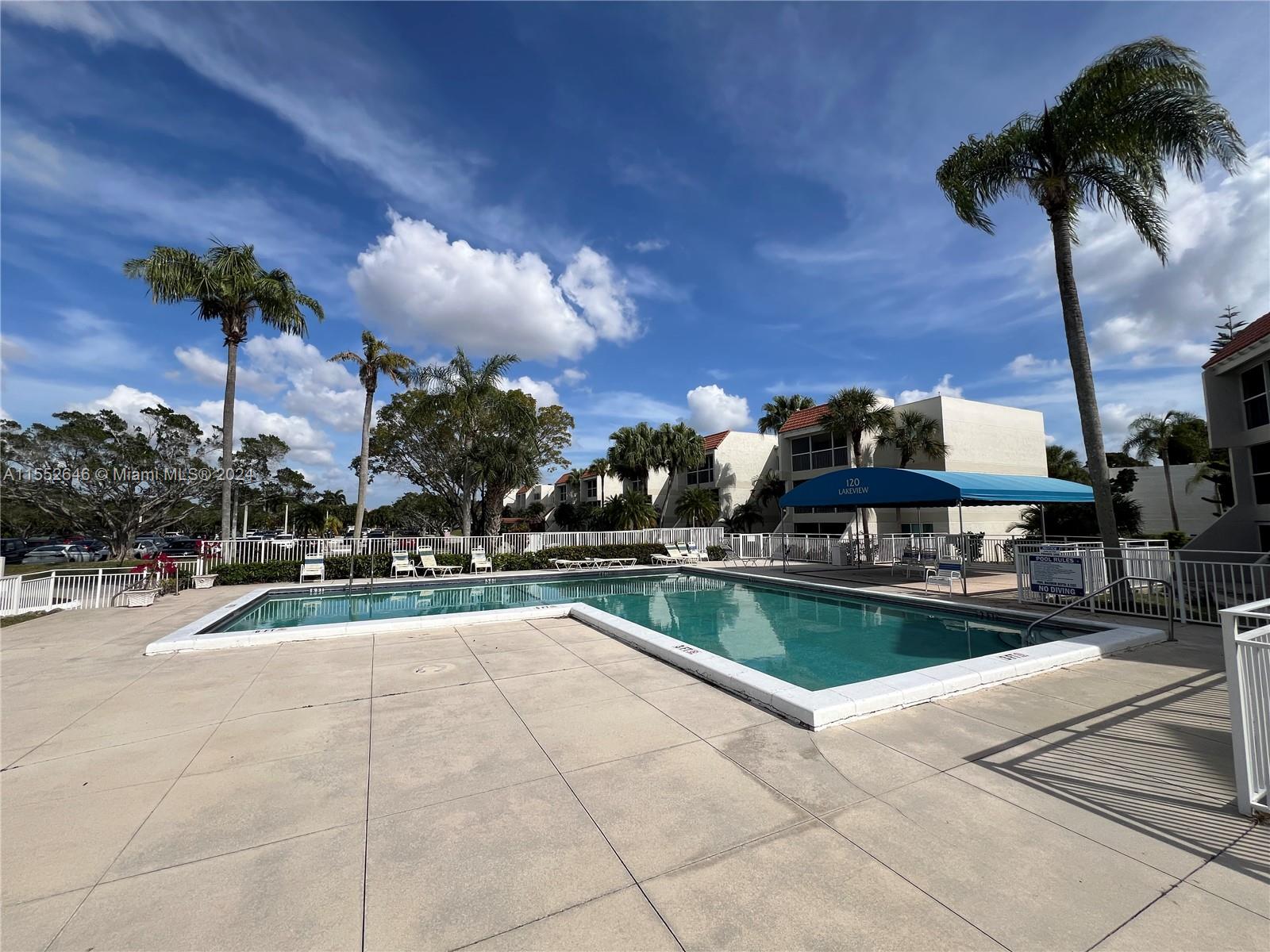 120 Lakeview Dr 319, Weston, Florida 33326, 2 Bedrooms Bedrooms, ,2 BathroomsBathrooms,Residential,For Sale,120 Lakeview Dr 319,A11552646