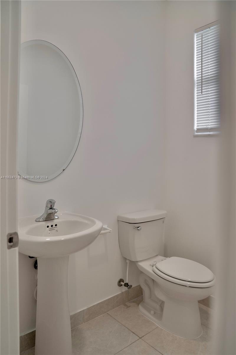 down stairs half bathroom