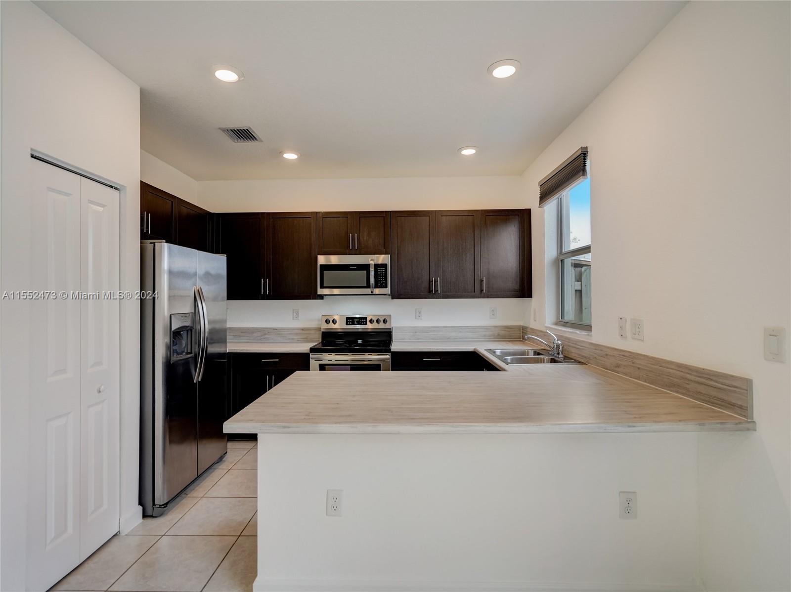 2713 SE 15th St 1509, Homestead, Florida 33035, 3 Bedrooms Bedrooms, ,2 BathroomsBathrooms,Residential,For Sale,2713 SE 15th St 1509,A11552473