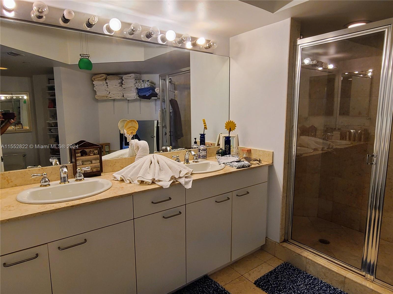 21055 Yacht Club Dr 1602, Aventura, Florida 33180, 3 Bedrooms Bedrooms, ,2 BathroomsBathrooms,Residential,For Sale,21055 Yacht Club Dr 1602,A11552822