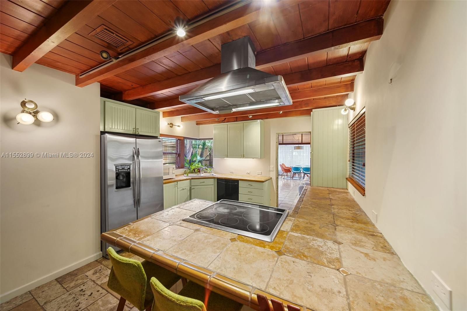 1480 Cleveland Rd, Miami Beach, Florida 33141, 3 Bedrooms Bedrooms, ,2 BathroomsBathrooms,Residentiallease,For Rent,1480 Cleveland Rd,A11552899