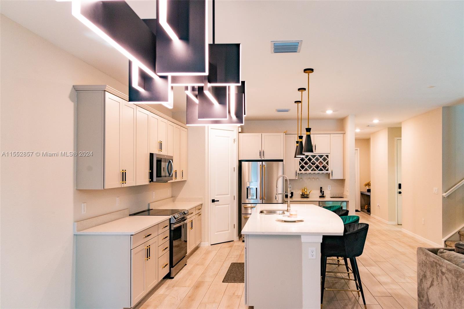 7661 NW 84th Ln, Tamarac, Florida 33321, 5 Bedrooms Bedrooms, 2 Rooms Rooms,4 BathroomsBathrooms,Residential,For Sale,7661 NW 84th Ln,A11552857