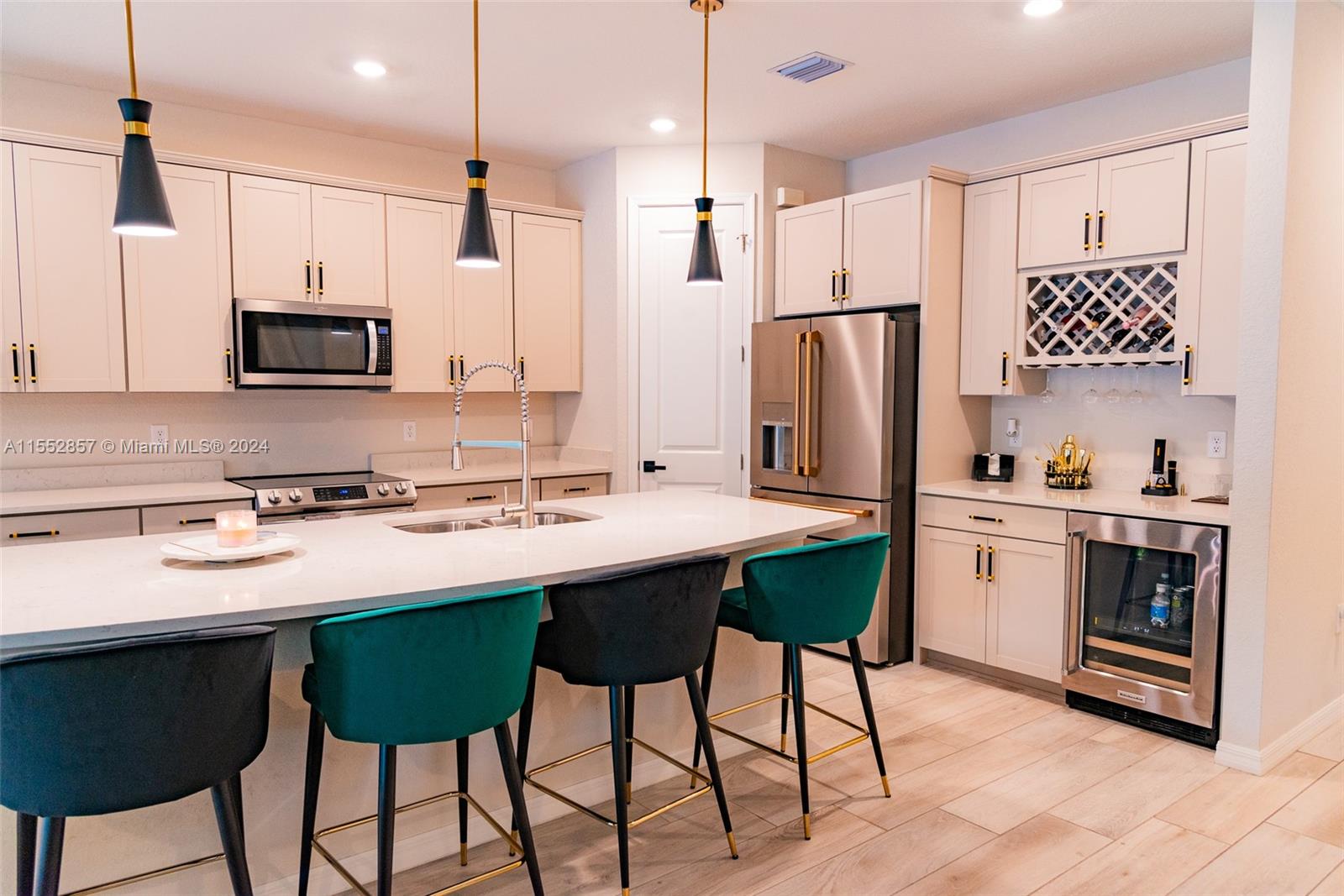 7661 NW 84th Ln, Tamarac, Florida 33321, 5 Bedrooms Bedrooms, 2 Rooms Rooms,4 BathroomsBathrooms,Residential,For Sale,7661 NW 84th Ln,A11552857