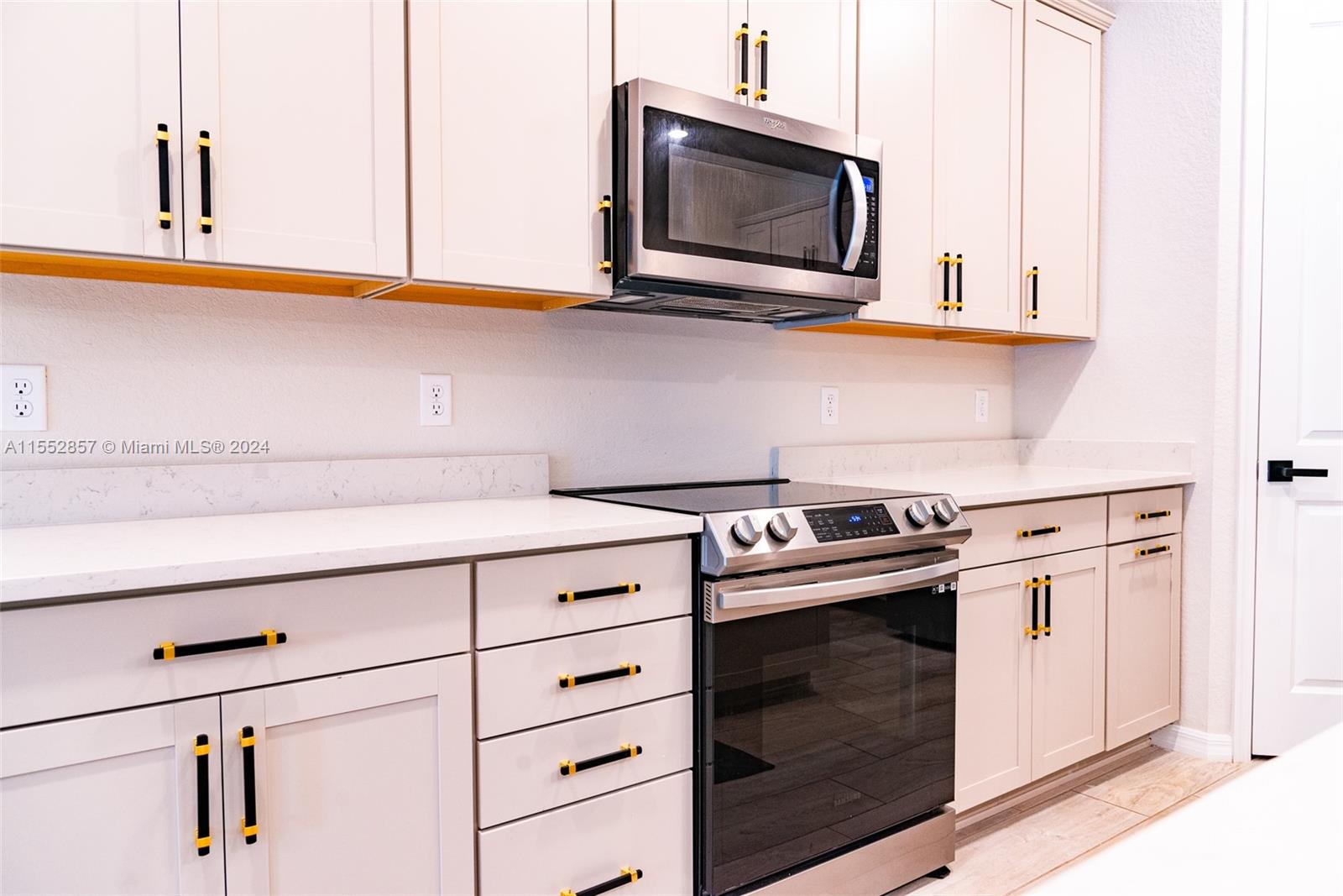 7661 NW 84th Ln, Tamarac, Florida 33321, 5 Bedrooms Bedrooms, 2 Rooms Rooms,4 BathroomsBathrooms,Residential,For Sale,7661 NW 84th Ln,A11552857