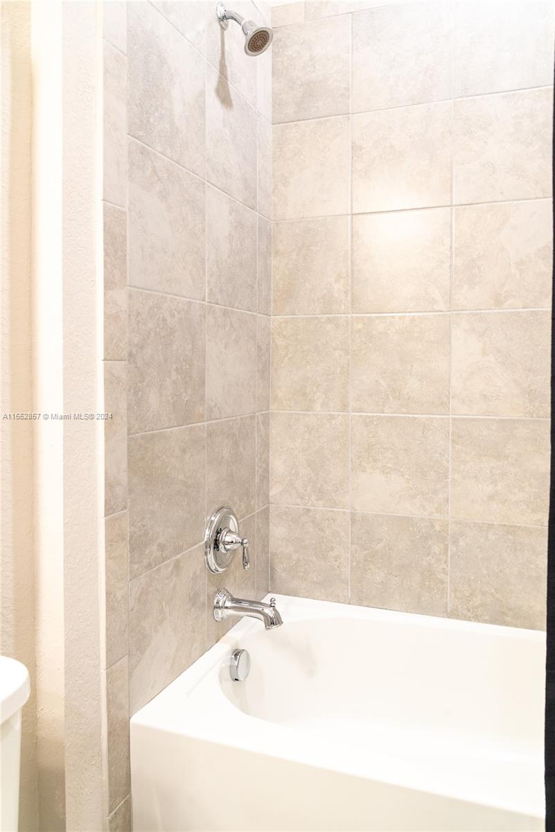 7661 NW 84th Ln, Tamarac, Florida 33321, 5 Bedrooms Bedrooms, 2 Rooms Rooms,4 BathroomsBathrooms,Residential,For Sale,7661 NW 84th Ln,A11552857