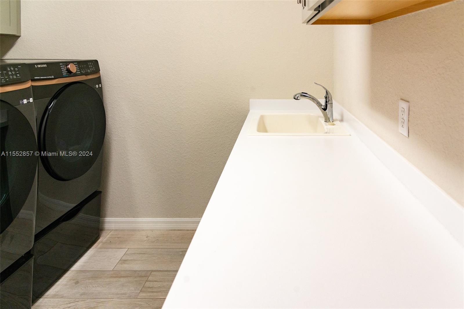 7661 NW 84th Ln, Tamarac, Florida 33321, 5 Bedrooms Bedrooms, 2 Rooms Rooms,4 BathroomsBathrooms,Residential,For Sale,7661 NW 84th Ln,A11552857