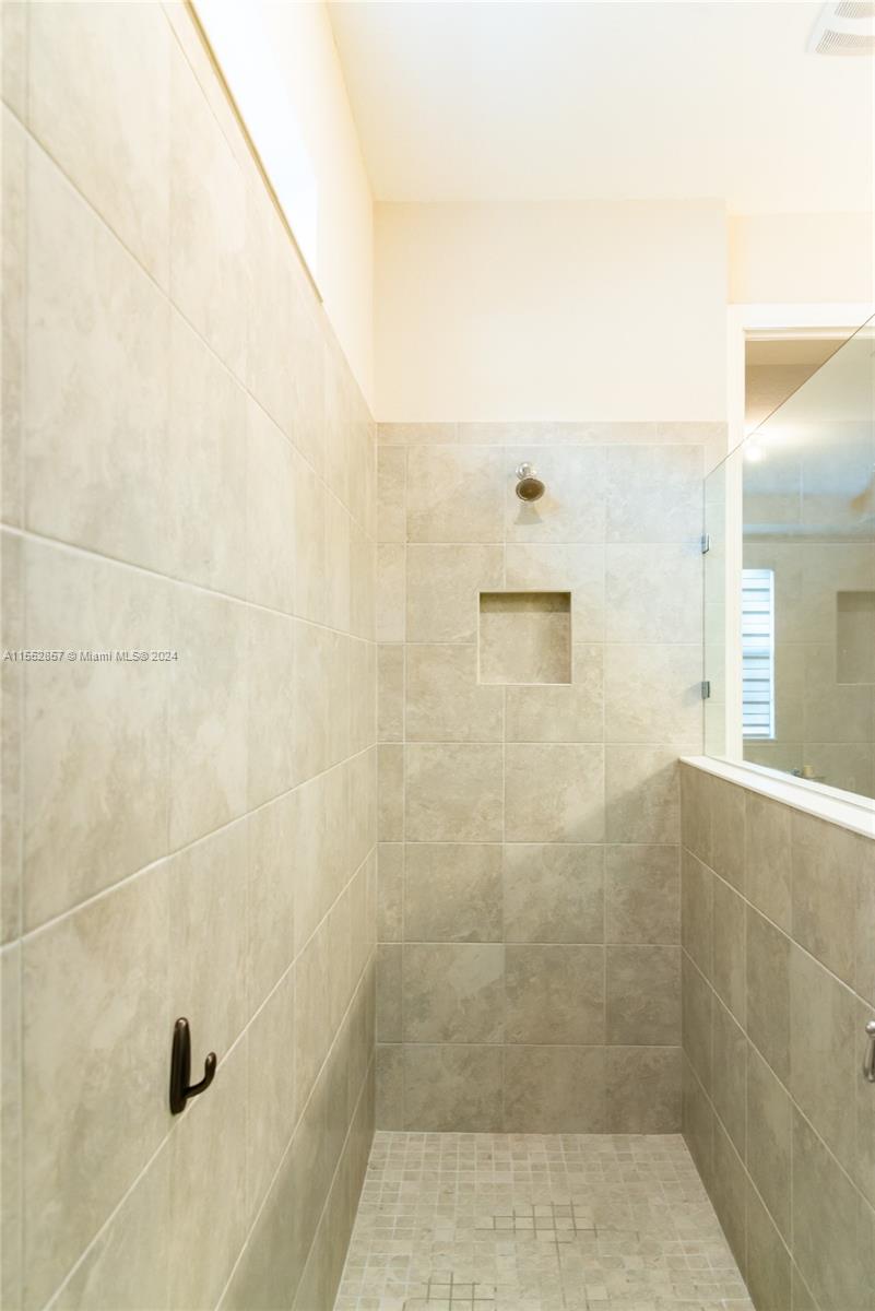 7661 NW 84th Ln, Tamarac, Florida 33321, 5 Bedrooms Bedrooms, 2 Rooms Rooms,4 BathroomsBathrooms,Residential,For Sale,7661 NW 84th Ln,A11552857