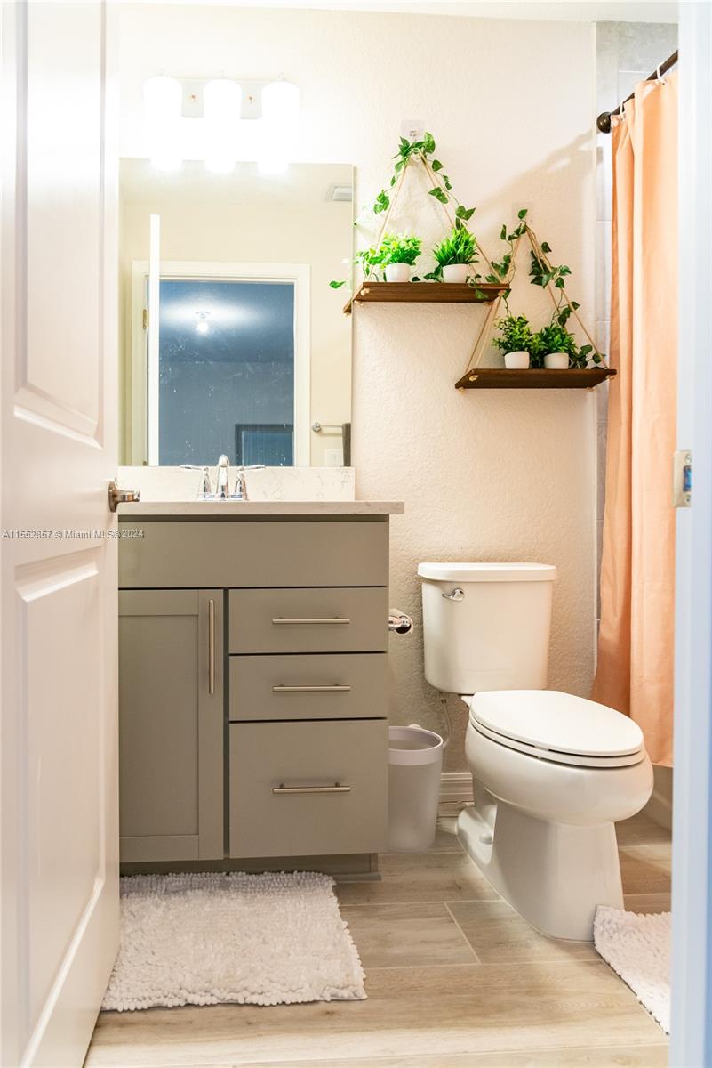 7661 NW 84th Ln, Tamarac, Florida 33321, 5 Bedrooms Bedrooms, 2 Rooms Rooms,4 BathroomsBathrooms,Residential,For Sale,7661 NW 84th Ln,A11552857