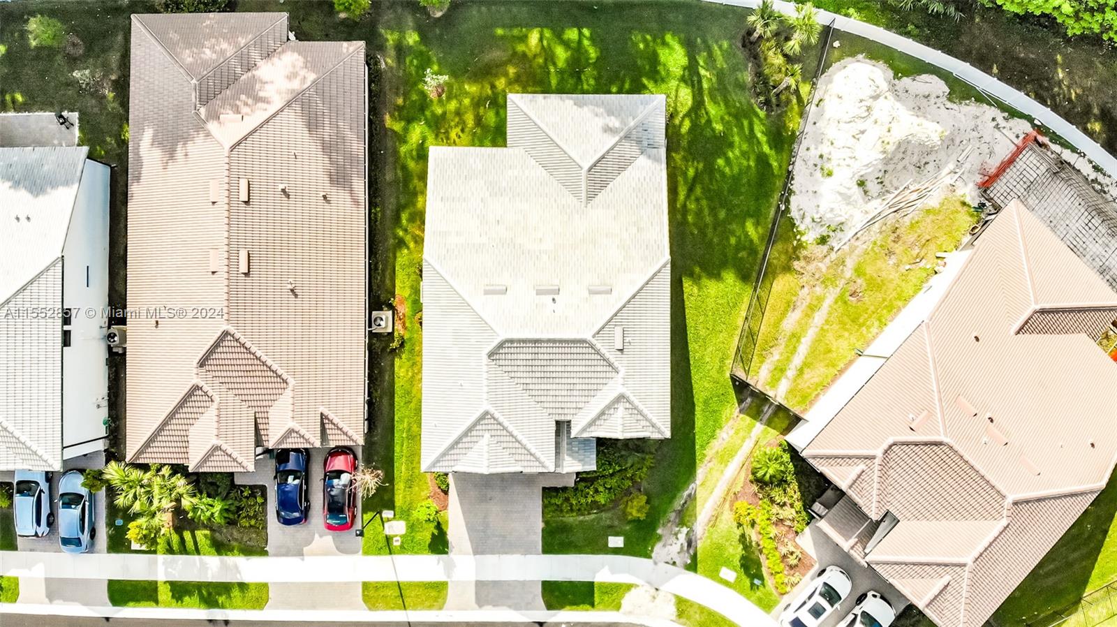 7661 NW 84th Ln, Tamarac, Florida 33321, 5 Bedrooms Bedrooms, 2 Rooms Rooms,4 BathroomsBathrooms,Residential,For Sale,7661 NW 84th Ln,A11552857