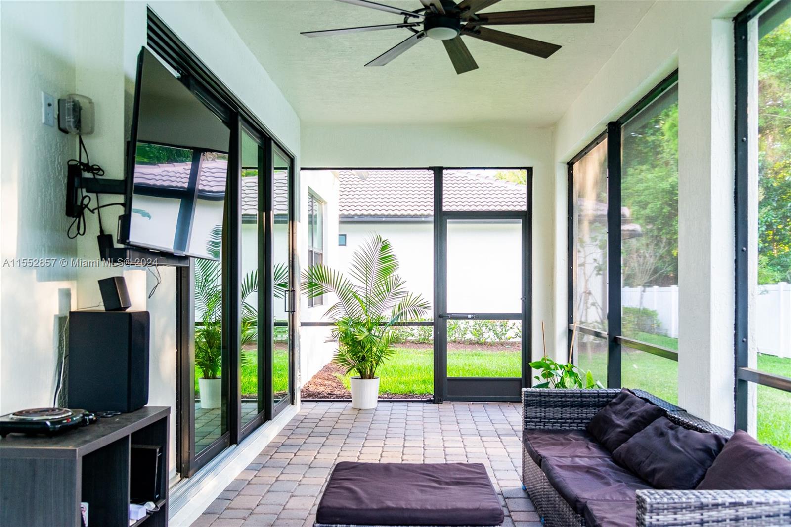 7661 NW 84th Ln, Tamarac, Florida 33321, 5 Bedrooms Bedrooms, 2 Rooms Rooms,4 BathroomsBathrooms,Residential,For Sale,7661 NW 84th Ln,A11552857