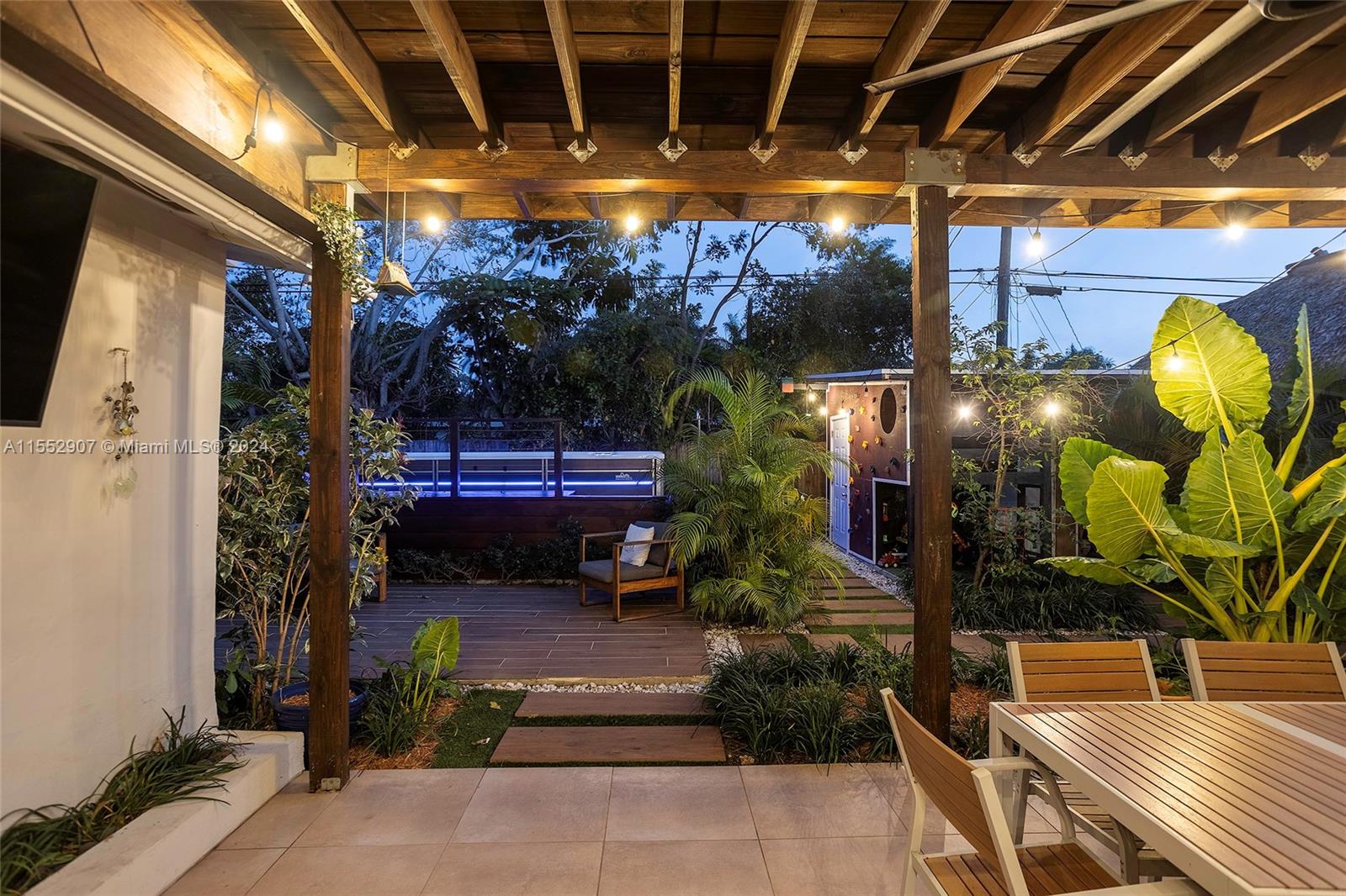 918 NE 4th Ct, Hallandale Beach, Florida 33009, 4 Bedrooms Bedrooms, ,3 BathroomsBathrooms,Residential,For Sale,918 NE 4th Ct,A11552907