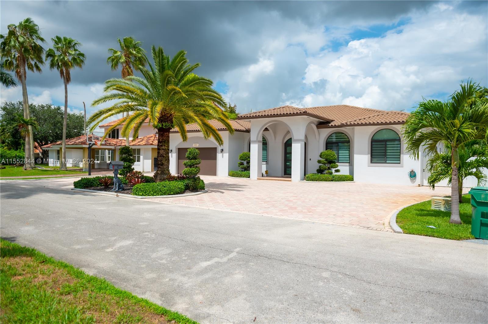 20020 Portcawl Dr, Hialeah, Florida 33015, 5 Bedrooms Bedrooms, ,4 BathroomsBathrooms,Residential,For Sale,20020 Portcawl Dr,A11552844