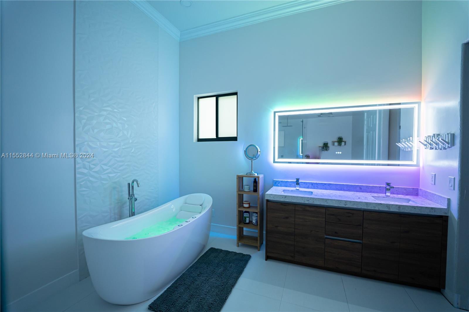 20020 Portcawl Dr, Hialeah, Florida 33015, 5 Bedrooms Bedrooms, ,4 BathroomsBathrooms,Residential,For Sale,20020 Portcawl Dr,A11552844