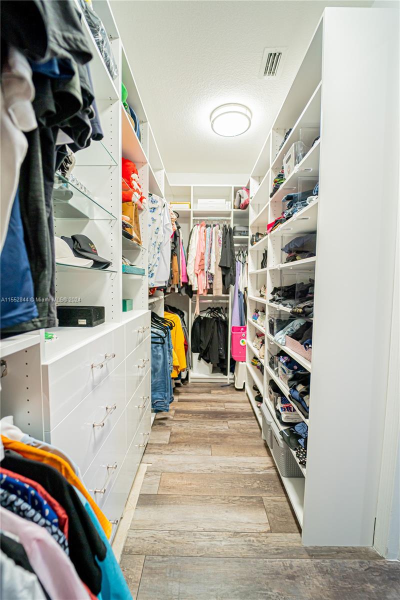 20020 Portcawl Dr, Hialeah, Florida 33015, 5 Bedrooms Bedrooms, ,4 BathroomsBathrooms,Residential,For Sale,20020 Portcawl Dr,A11552844