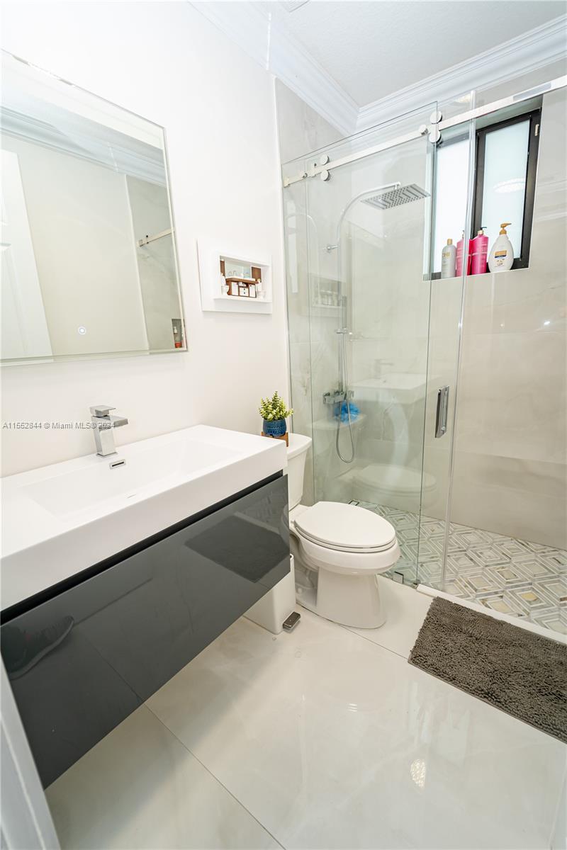 20020 Portcawl Dr, Hialeah, Florida 33015, 5 Bedrooms Bedrooms, ,4 BathroomsBathrooms,Residential,For Sale,20020 Portcawl Dr,A11552844