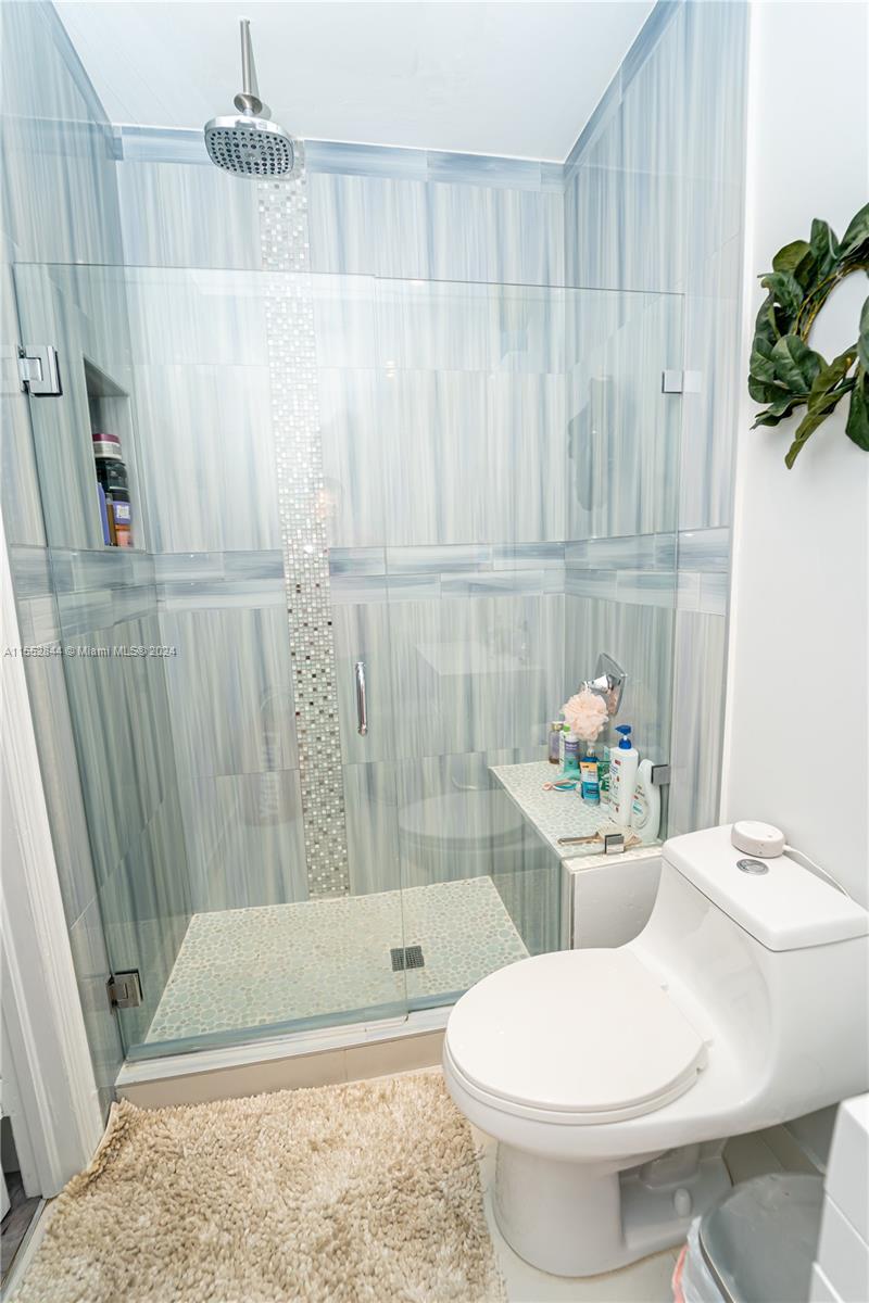 20020 Portcawl Dr, Hialeah, Florida 33015, 5 Bedrooms Bedrooms, ,4 BathroomsBathrooms,Residential,For Sale,20020 Portcawl Dr,A11552844