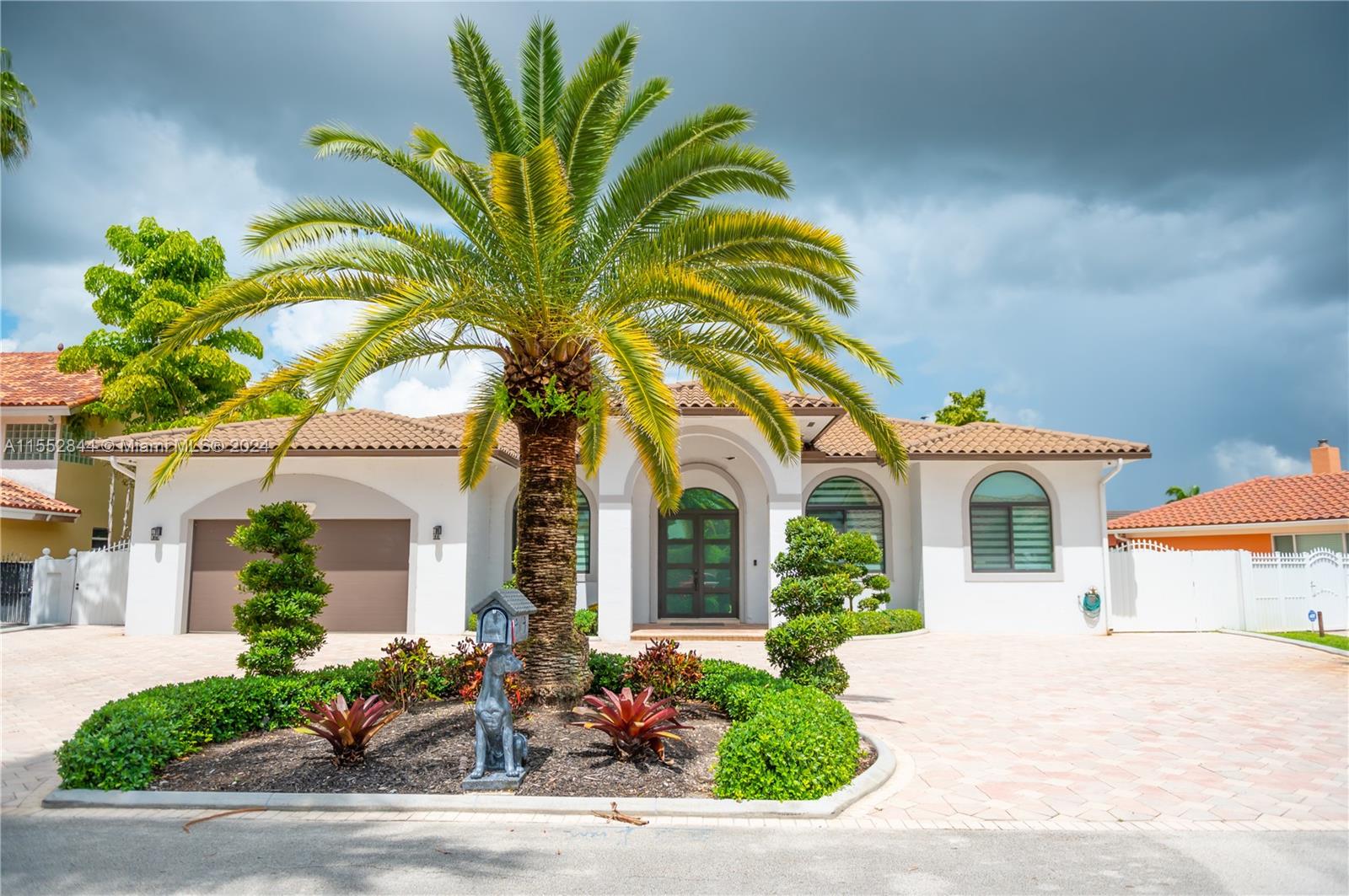 20020 Portcawl Dr, Hialeah, Florida 33015, 5 Bedrooms Bedrooms, ,4 BathroomsBathrooms,Residential,For Sale,20020 Portcawl Dr,A11552844