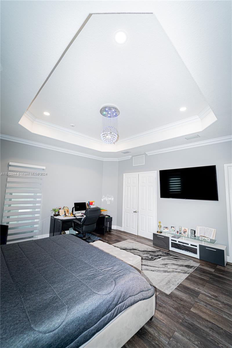 20020 Portcawl Dr, Hialeah, Florida 33015, 5 Bedrooms Bedrooms, ,4 BathroomsBathrooms,Residential,For Sale,20020 Portcawl Dr,A11552844