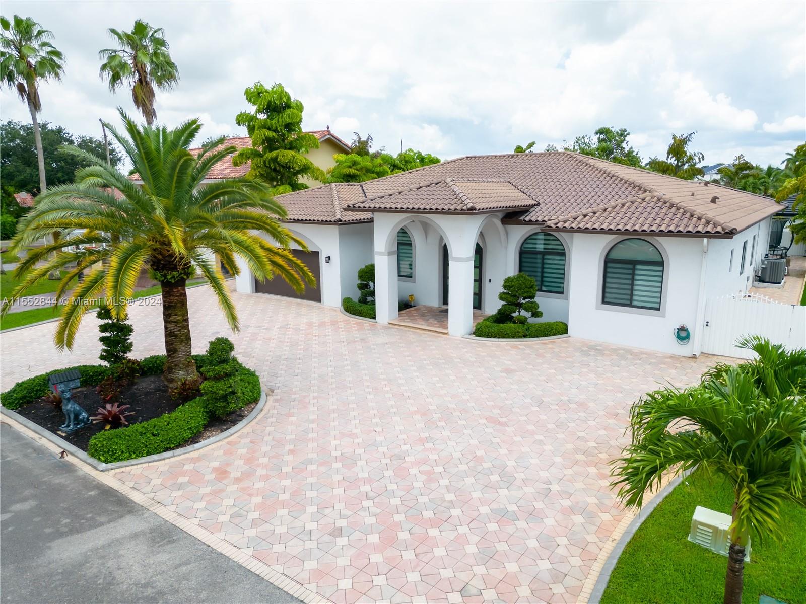 20020 Portcawl Dr, Hialeah, Florida 33015, 5 Bedrooms Bedrooms, ,4 BathroomsBathrooms,Residential,For Sale,20020 Portcawl Dr,A11552844