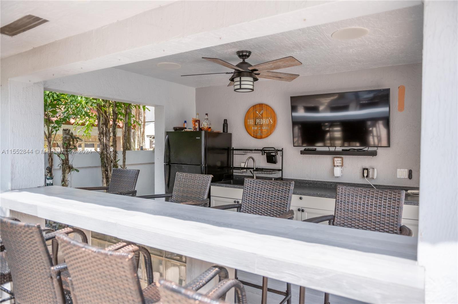 20020 Portcawl Dr, Hialeah, Florida 33015, 5 Bedrooms Bedrooms, ,4 BathroomsBathrooms,Residential,For Sale,20020 Portcawl Dr,A11552844