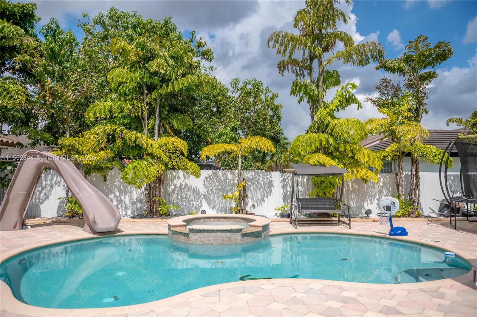 20020 Portcawl Dr, Hialeah, Florida 33015, 5 Bedrooms Bedrooms, ,4 BathroomsBathrooms,Residential,For Sale,20020 Portcawl Dr,A11552844