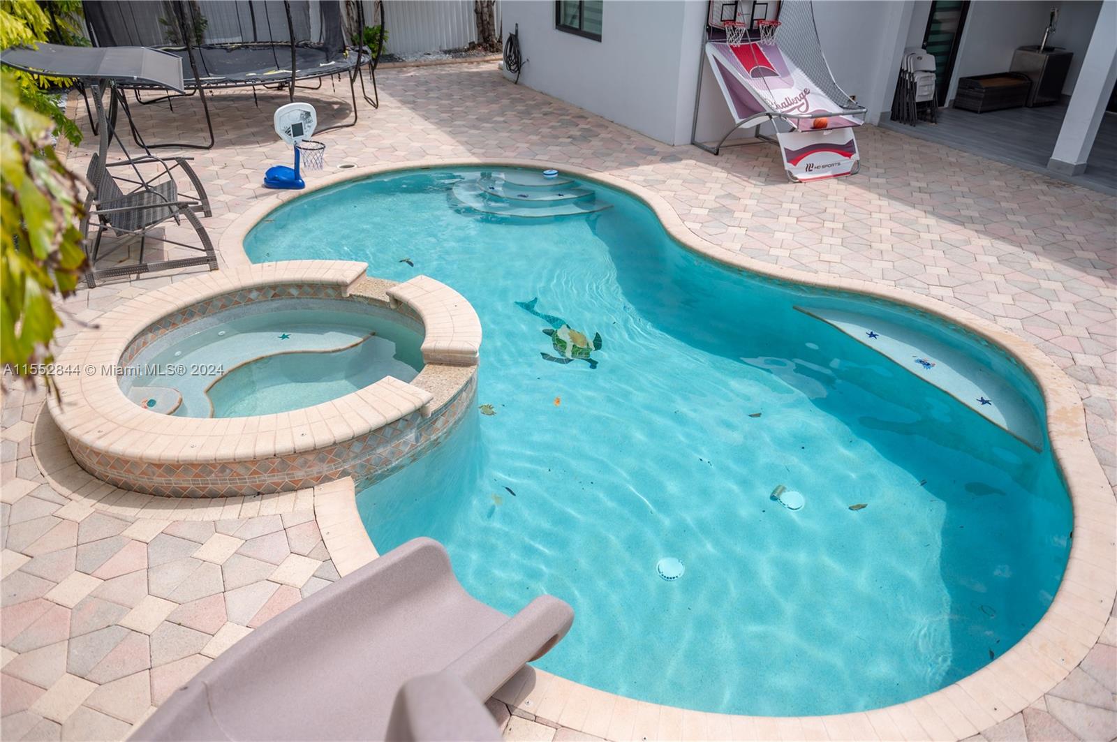 20020 Portcawl Dr, Hialeah, Florida 33015, 5 Bedrooms Bedrooms, ,4 BathroomsBathrooms,Residential,For Sale,20020 Portcawl Dr,A11552844