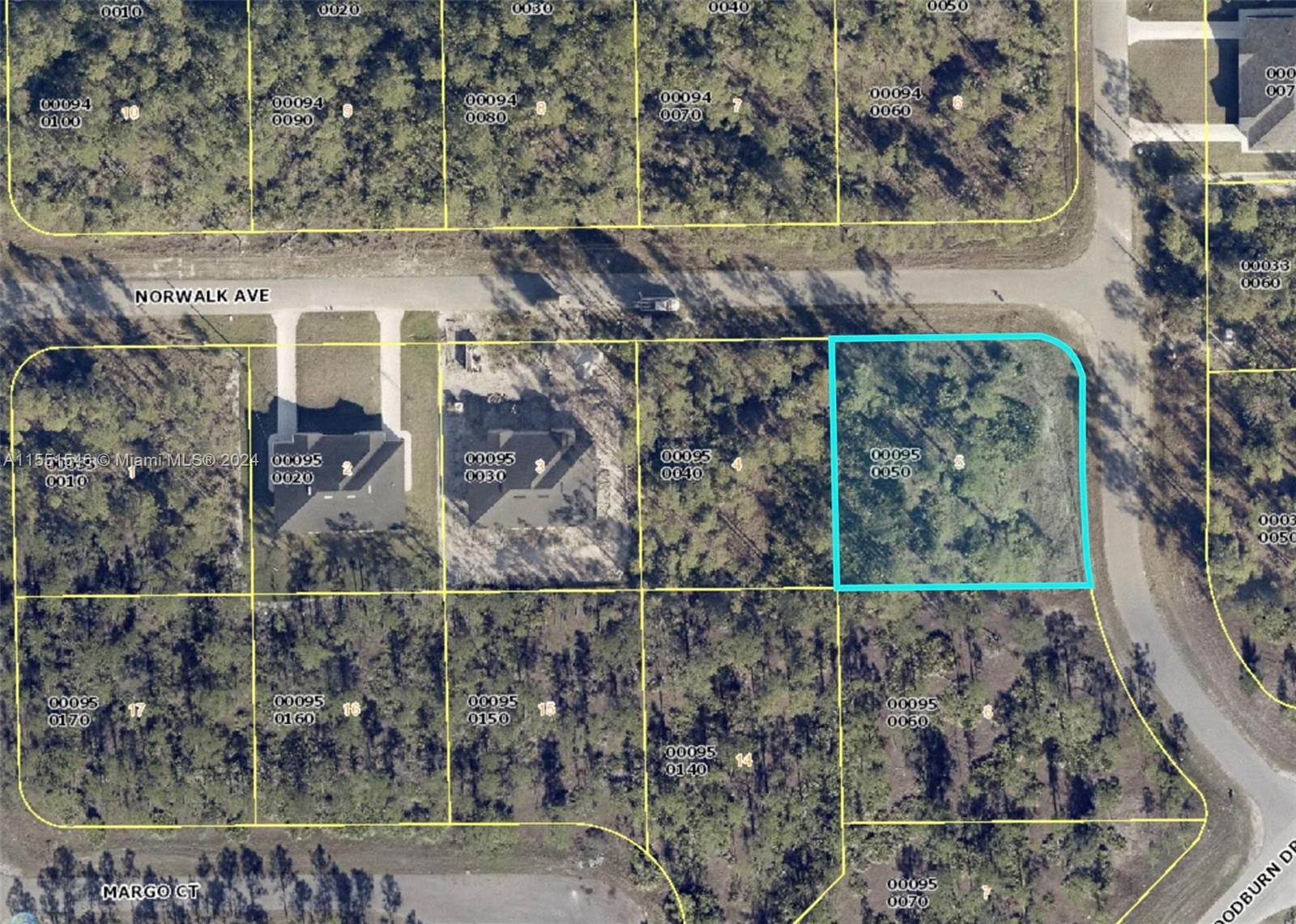 301/303 Norwalk Ave, Lehigh Acres, FL 33972