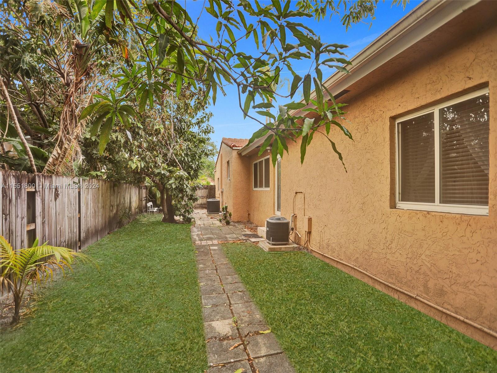 1632 Cleveland St, Hollywood, Florida 33020, 3 Bedrooms Bedrooms, ,2 BathroomsBathrooms,Residential,For Sale,1632 Cleveland St,A11551800