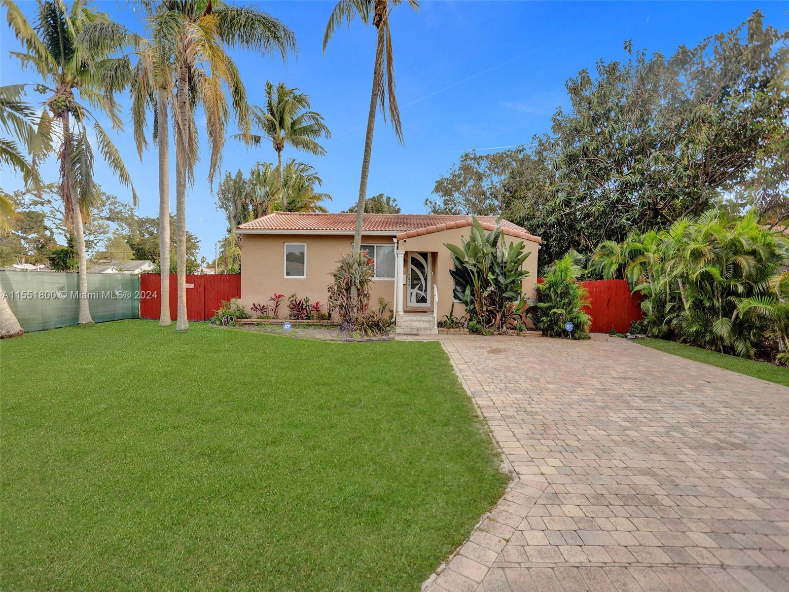 1632 Cleveland St, Hollywood, Florida 33020, 3 Bedrooms Bedrooms, ,2 BathroomsBathrooms,Residential,For Sale,1632 Cleveland St,A11551800