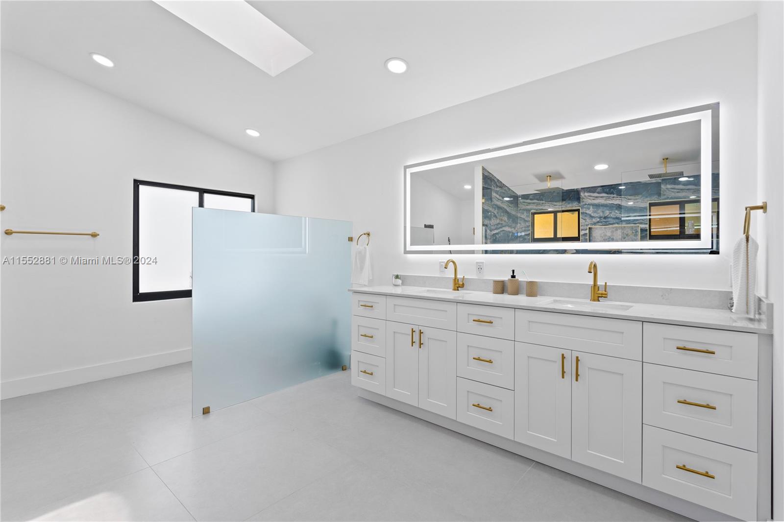 18500 SW 206th St, Miami, Florida 33187, 4 Bedrooms Bedrooms, ,4 BathroomsBathrooms,Residential,For Sale,18500 SW 206th St,A11552881