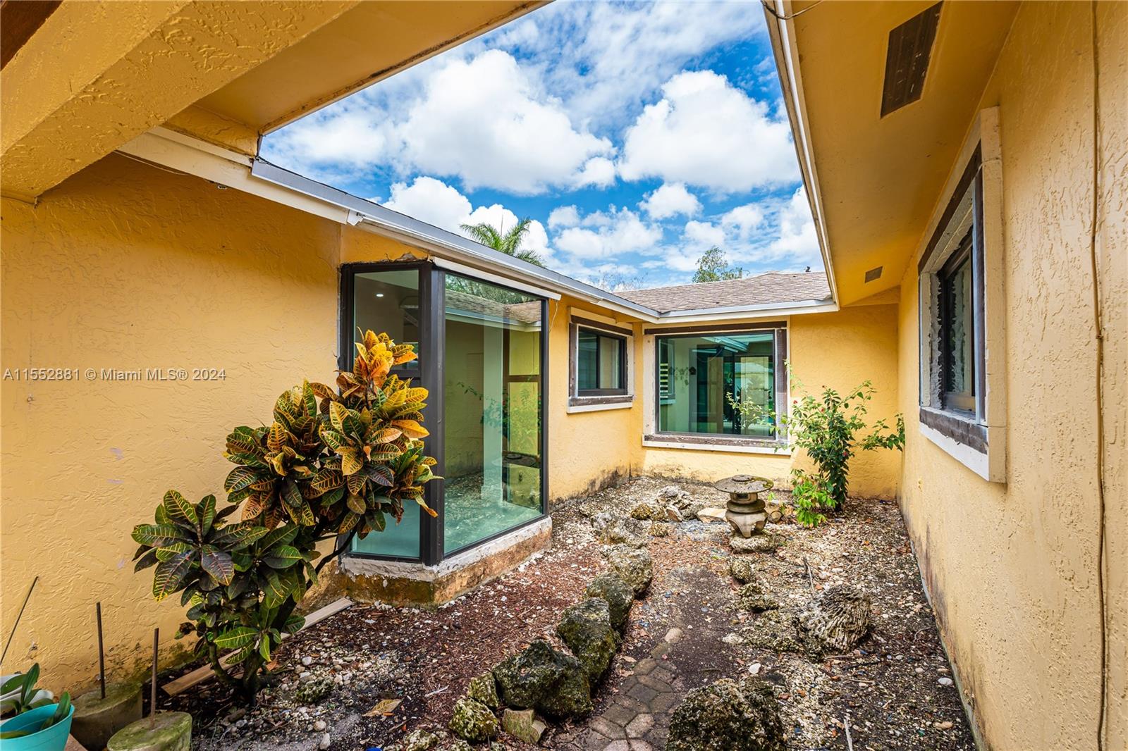 18500 SW 206th St, Miami, Florida 33187, 4 Bedrooms Bedrooms, ,4 BathroomsBathrooms,Residential,For Sale,18500 SW 206th St,A11552881