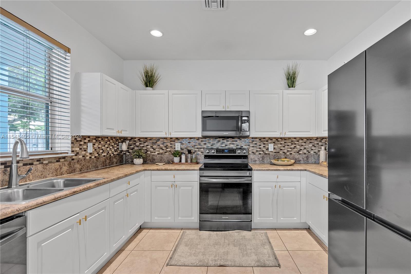 320 NE 36th Ave Rd, Homestead, Florida 33033, 4 Bedrooms Bedrooms, ,2 BathroomsBathrooms,Residential,For Sale,320 NE 36th Ave Rd,A11548405