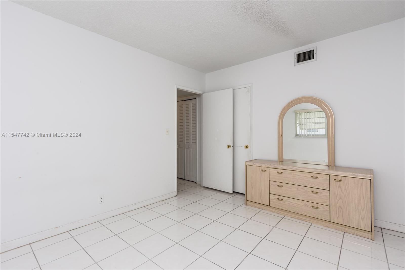 1000 Hillcrest Ct 212, Hollywood, Florida 33021, 2 Bedrooms Bedrooms, ,2 BathroomsBathrooms,Residential,For Sale,1000 Hillcrest Ct 212,A11547742