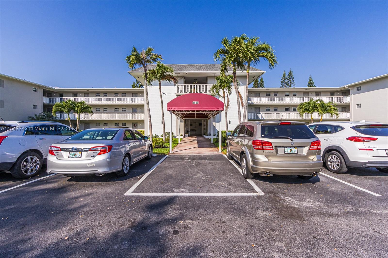 1000 Hillcrest Ct 212, Hollywood, Florida 33021, 2 Bedrooms Bedrooms, ,2 BathroomsBathrooms,Residential,For Sale,1000 Hillcrest Ct 212,A11547742