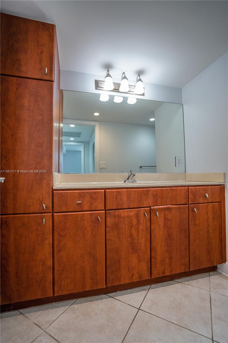 401 69th St 609, Miami Beach, Florida 33141, 1 Bedroom Bedrooms, ,1 BathroomBathrooms,Residential,For Sale,401 69th St 609,A11551317